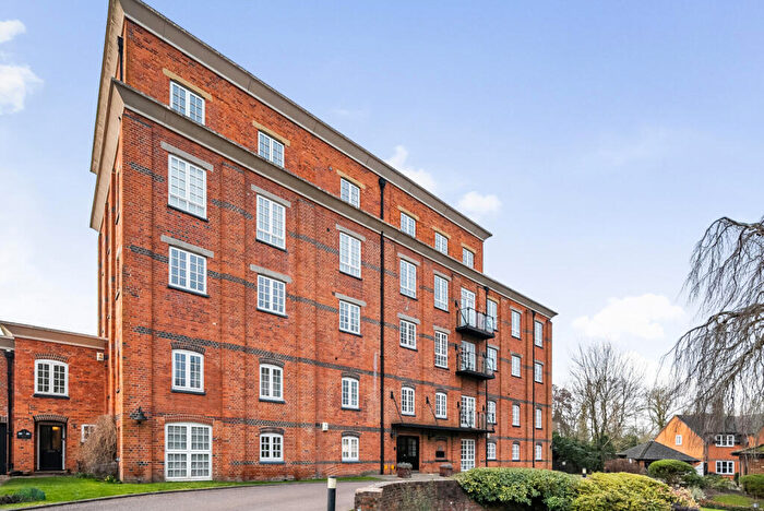 2 Bedroom Apartment For Sale In Dewe Lane, Burghfield, Reading, Berkshire, RG30