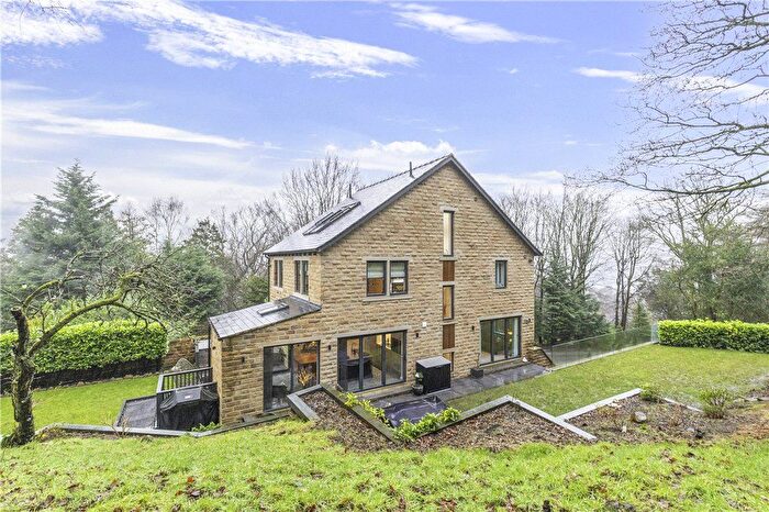 5 Bedroom Detached House For Sale In Hollin Hall Drive, Ilkley, West Yorkshire, LS29