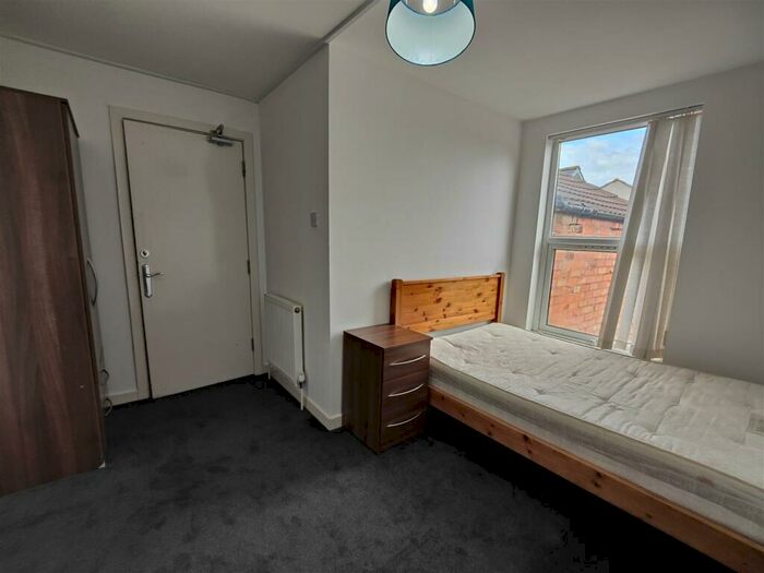 7 Bedroom Semi-Detached House To Rent In Gibbins Road, Selly Oak, B29