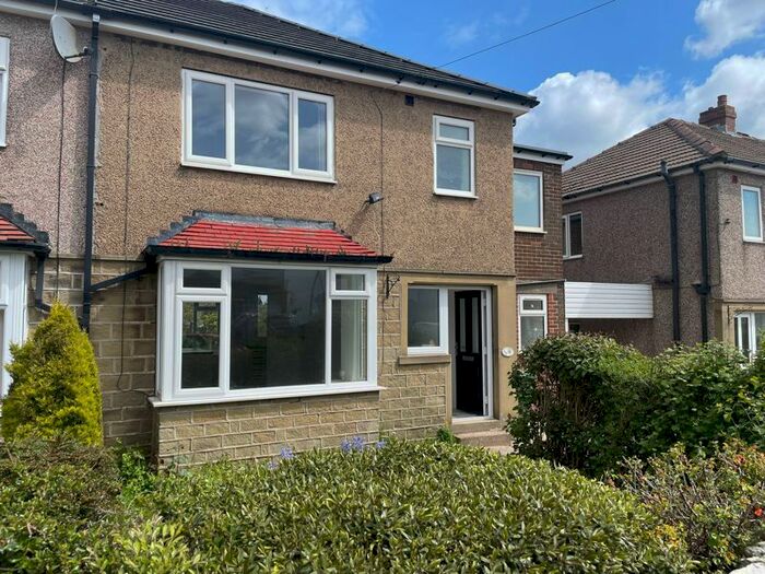 4 Bedroom Semi-detached House To Rent In Goldington Avenue, Oakes, Huddersfield, HD3