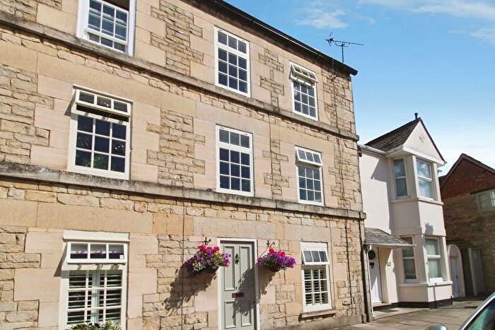 3 Bedroom End Of Terrace House For Sale In High Street, Cricklade, SN6