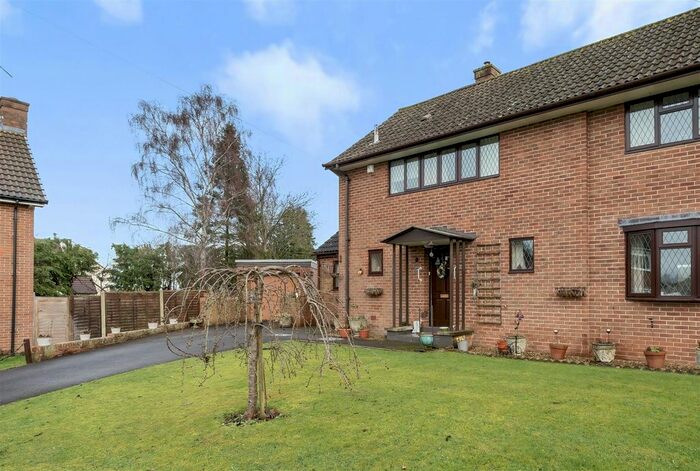 3 Bedroom Semi-Detached House For Sale In Wyvern Road, Taunton, TA1
