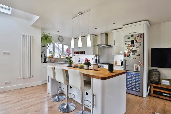 4 Bedroom Detached House For Sale In Glencoe Road, Poole, BH12