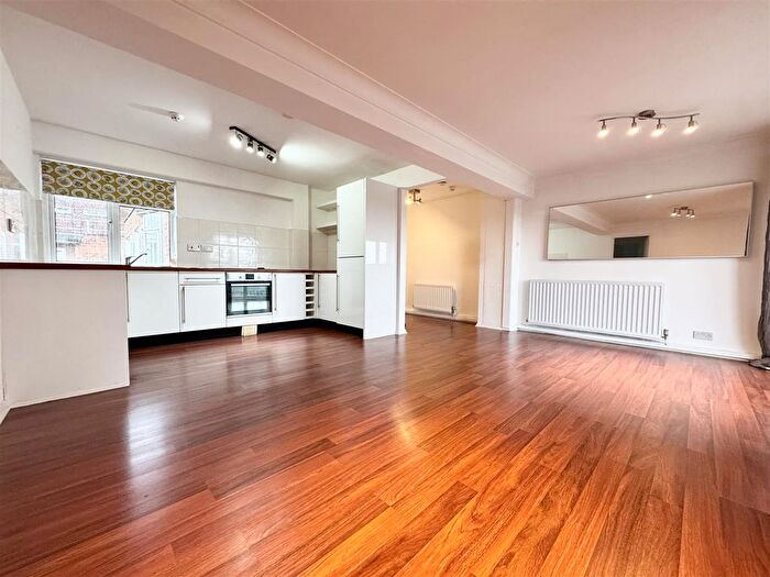 2 Bedroom Flat To Rent In Melville Road, Edgbaston, Birmingham, B16