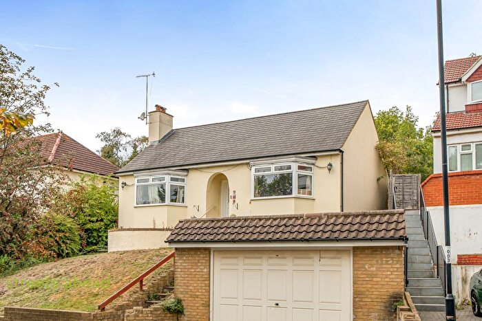 4 Bedroom Detached House For Sale In The Grove, Coulsdon, CR5