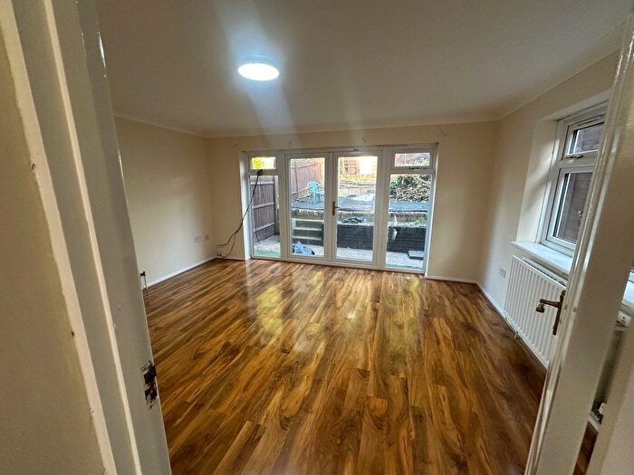 3 Bedroom Terraced House To Rent In Croydon Road, Caterham, CR3