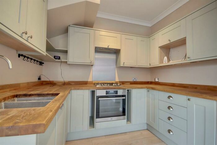 2 Bedroom End Of Terrace House For Sale In Copnor Road, Portsmouth, PO3