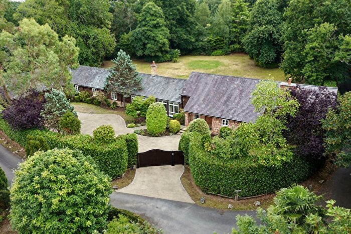 5 Bedroom Detached House To Rent In Kings Drive, Walton-On-Thames, KT12