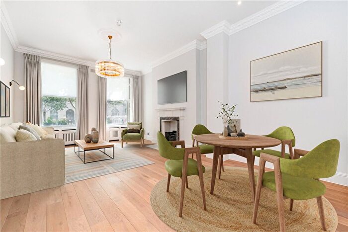 3 Bedroom Flat To Rent In Gloucester Place, London, W1U