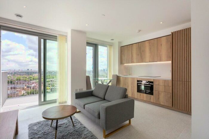 Apartment To Rent In Jacquard Point, The Silk District, E1