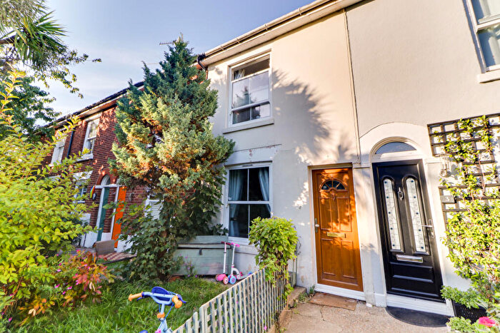 2 Bedroom House For Sale In Highland Terrace, Southsea, PO4