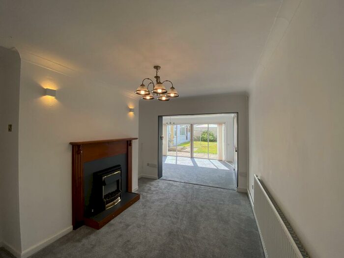 2 Bedroom Bungalow To Rent In Pencaerfenni Park, Crofty, Swansea, SA4