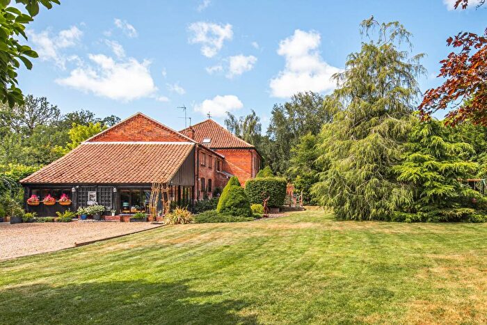 4 Bedroom Terraced House For Sale In An Exceptional Coltishall Home In Beautiful Gardens, NR12