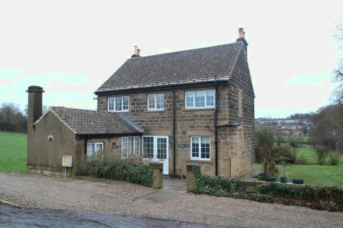 3 Bedroom Detached House To Rent In Elmete Lane, Roundhay, Leeds, LS8