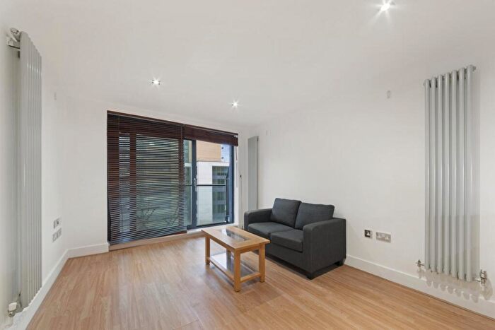 2 Bedroom Apartment For Sale In Millharbour, London, E14