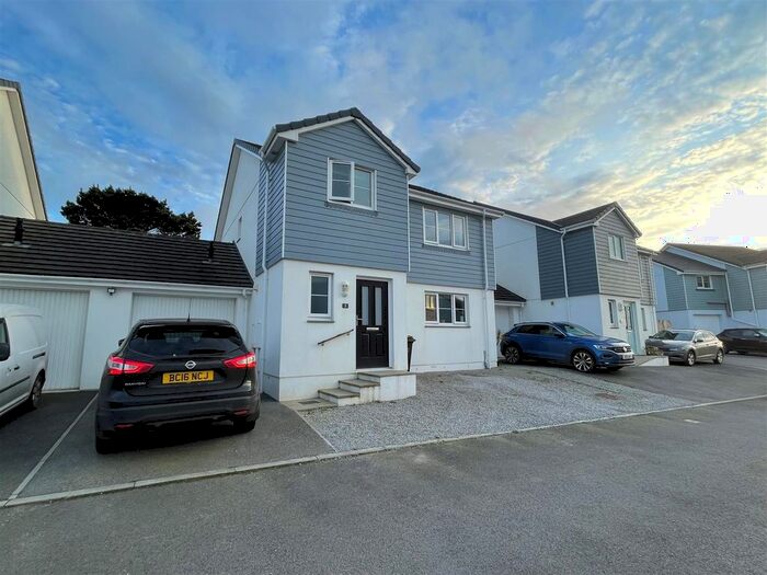 3 Bedroom Link Detached House For Sale In Park Rosmoren, Treleigh, Redruth, TR16