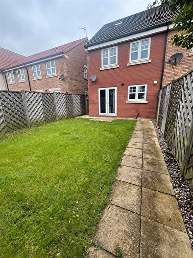 3 Bedroom Terraced House To Rent In Pools Brook Park, Kingswood, Hull, HU7