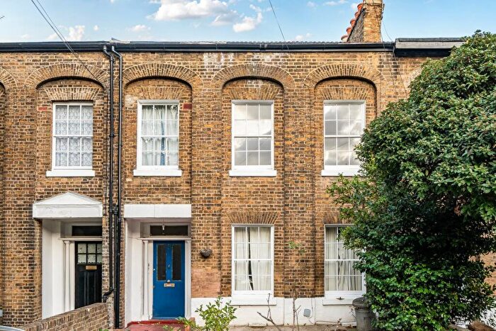 4 Bedroom Terraced House For Sale In Furley Road, London, SE15