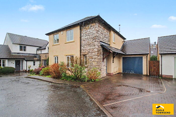 4 Bedroom Detached House To Rent In Laurel Gardens, Kendal, LA9