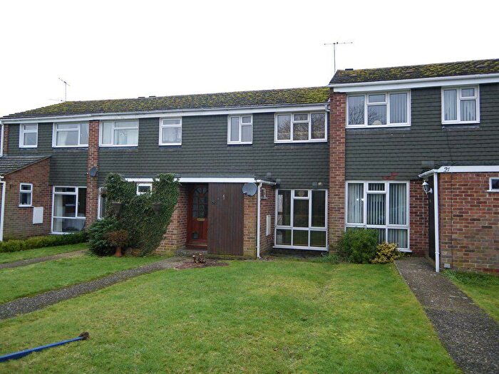 3 Bedroom Terraced House To Rent In Tennyson Road, Thatcham, RG18
