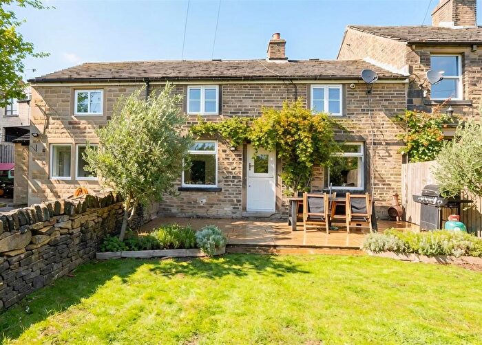 4 Bedroom Semi Detached House For Sale In Clay House Lane, Greetland, HX4