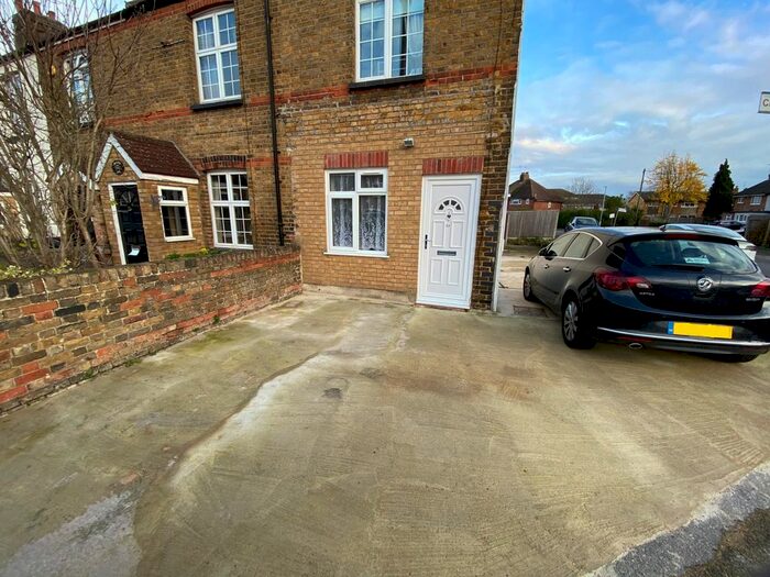 1 Bedroom Flat To Rent In Church Lane, UB8