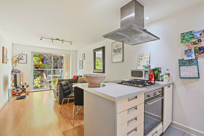 1 Bedroom Flat To Rent In Estilo, Wenlock Road, N1