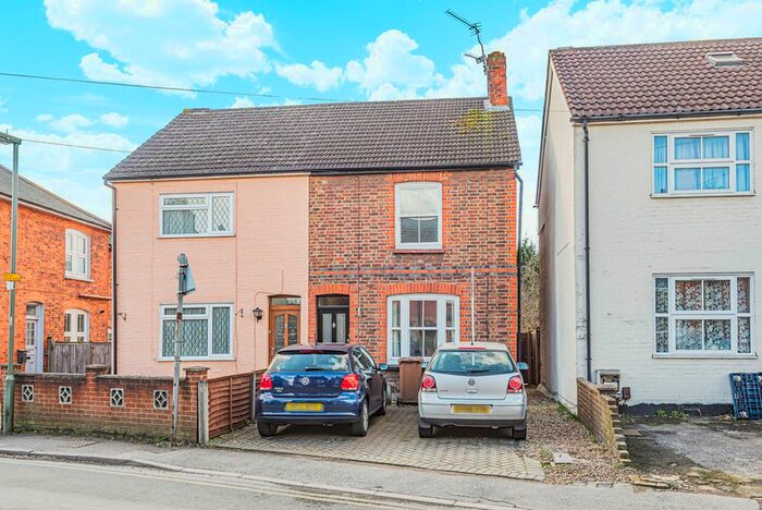4 Bedroom Semi-Detached House To Rent In Manor Road, Guildford, GU2