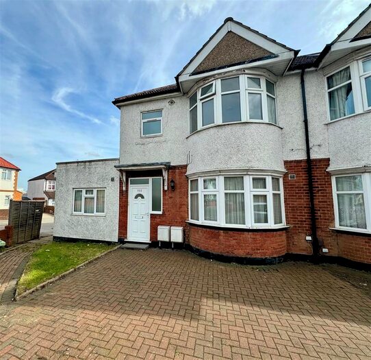 2 Bedroom Flat To Rent In Locket Road, Harrow, HA3