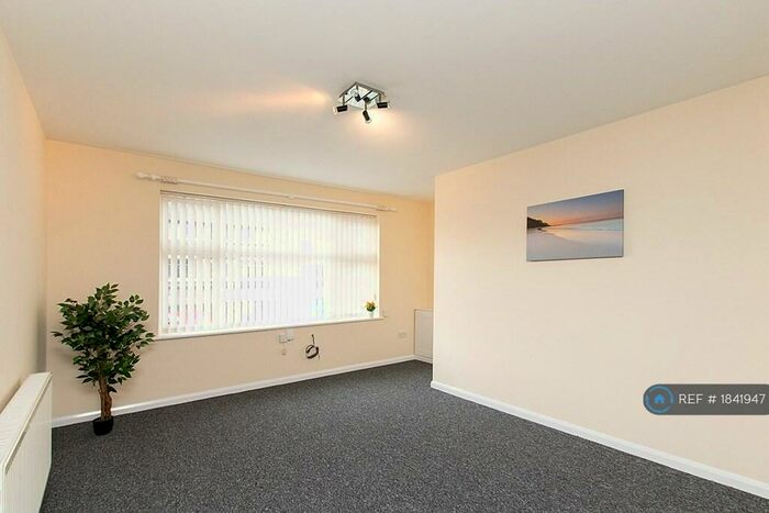 2 Bedroom Flat To Rent In Woodchurch Road, Birkenhead, CH42