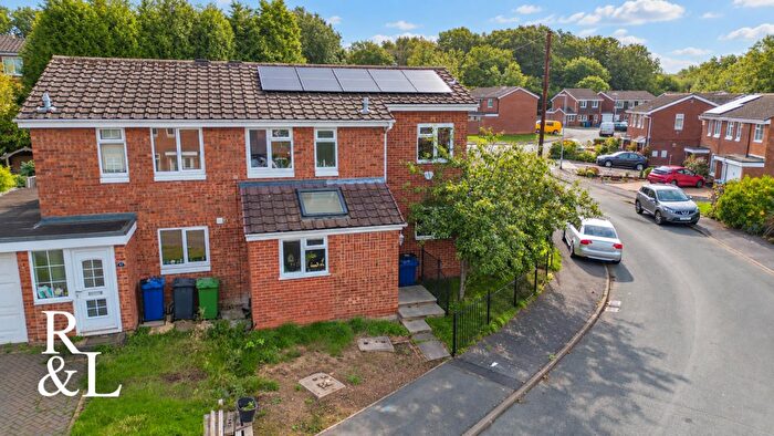 3 Bedroom Semi Detached House For Sale In Hartleyburn, Wilnecote, Tamworth, B77