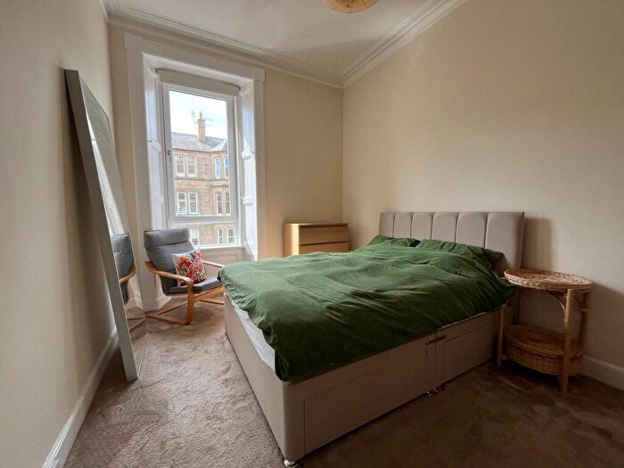 2 Bedroom Flat To Rent In Comely Bank Street, Edinburgh, EH4