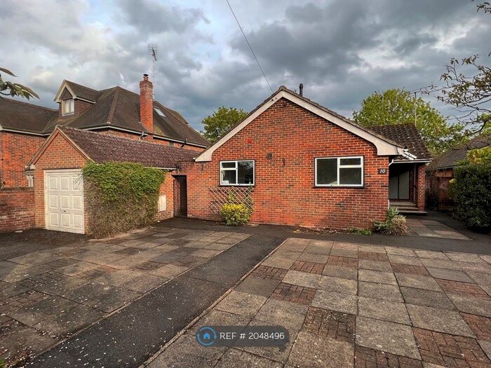 3 Bedroom Bungalow To Rent In Claremont Road, Marlow, SL7
