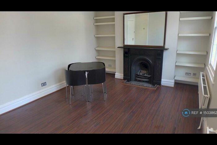 2 Bedroom Flat To Rent In St. Peter's Street, London, N1