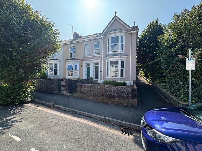 4 Bedroom End Of Terrace House For Sale In Glenalla Road Llanelli Llanelli, SA15