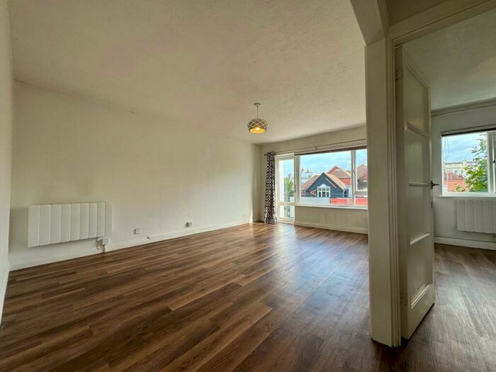 2 Bedroom Flat To Rent In Windlesham Road, Brighton, BN1