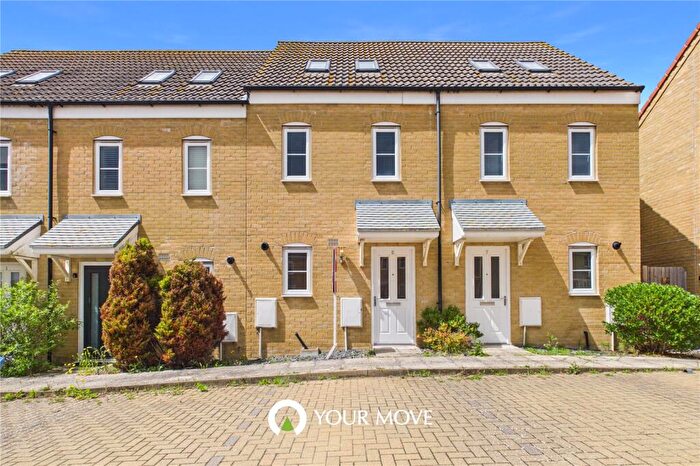 3 Bedroom Terraced House For Sale In Lupton Close, Oulton, Lowestoft, Suffolk, NR32
