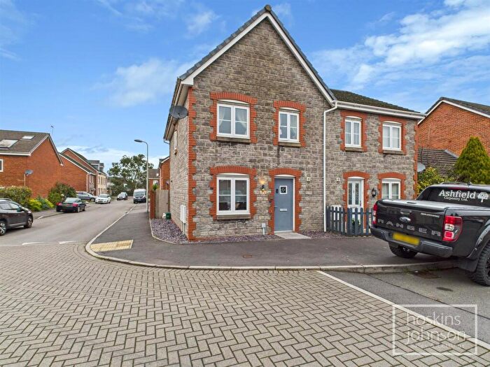 3 Bedroom Semi Detached House For Sale In Heol Gruffydd, Rhydyfelin, Pontypridd, CF37