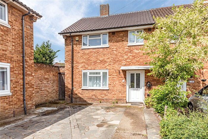 3 Bedroom Terraced House For Sale In Catherine Close, Byfleet, West Byfleet, Surrey, KT14