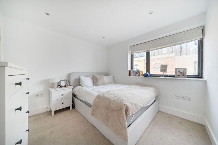 2 Bedroom Flat To Rent In Wheatsheaf Terrace, Parsons Green, London, SW6