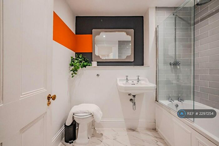 2 Bedroom Flat To Rent In Adelaide Mansions, Hove, BN3