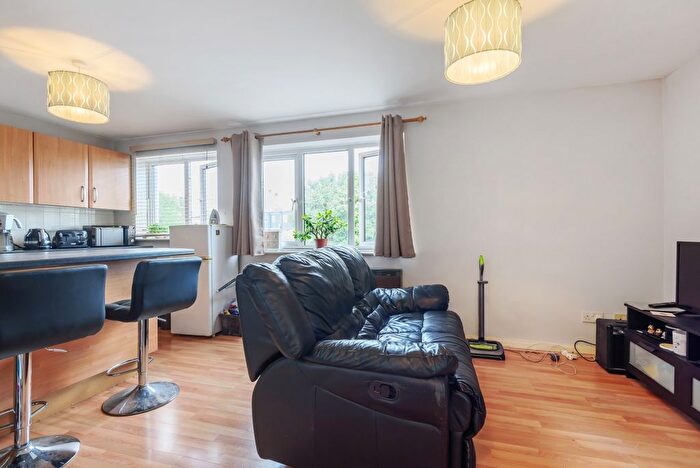1 Bedroom Flat To Rent In Wellington Road, London, SW19