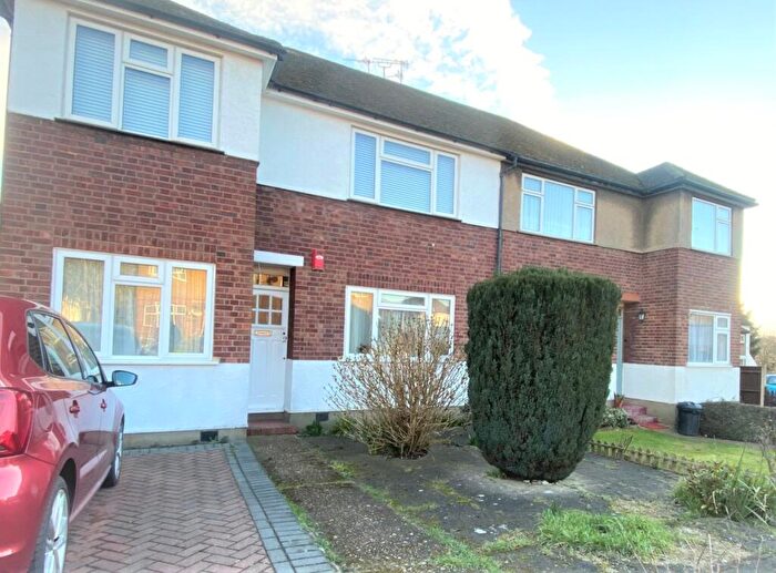 2 Bedroom Flat To Rent In Valley Close, Pinner, HA5
