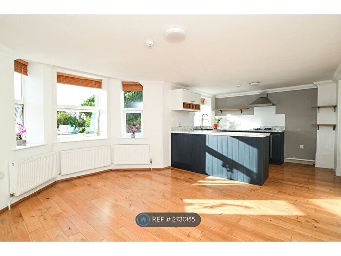 2 Bedroom Flat To Rent In Selden Road, Worthing, BN11