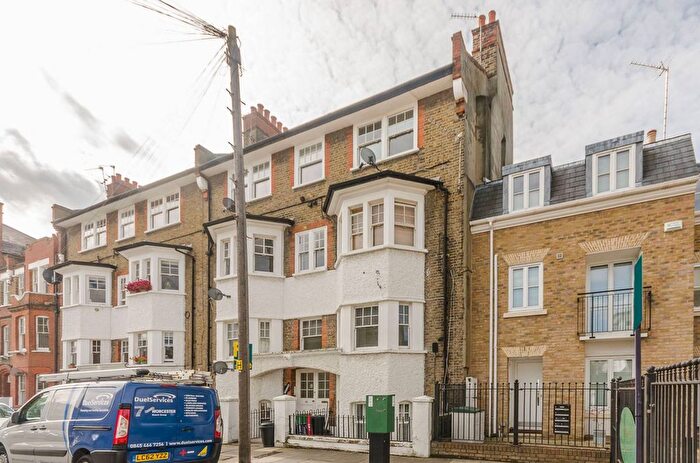 2 Bedroom Flat To Rent In Normanhurst Mansions, Munster Village, London, SW6