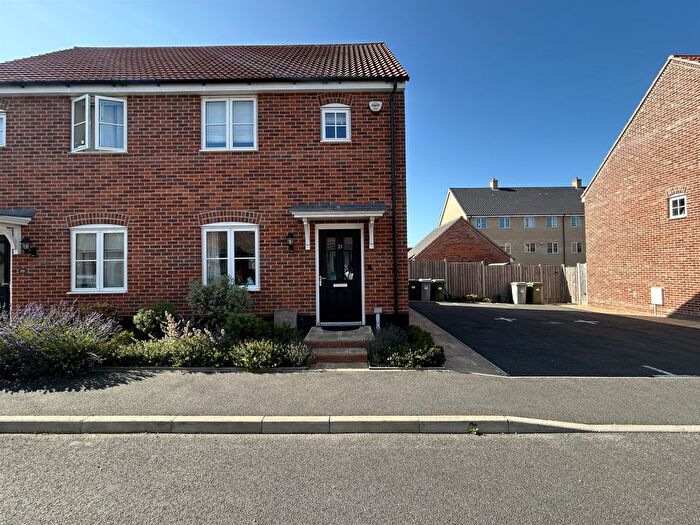 2 Bedroom Semi-Detached House For Sale In Flycatcher Way, Sprowston, Norwich, NR7