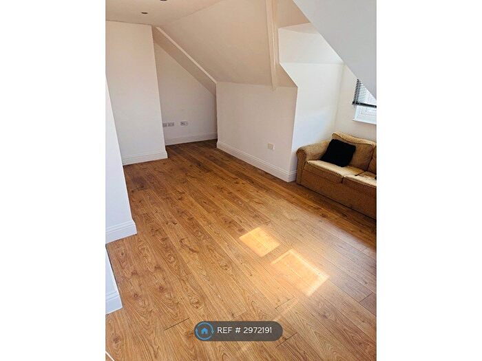 2 Bedroom Flat To Rent In Claremont Road, Seaford, BN25