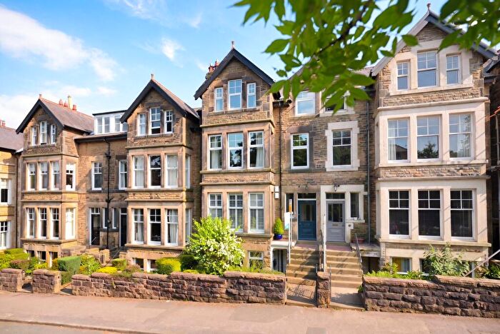 4 Bedroom Flat For Sale In Harlow Moor Drive, Harrogate, HG2