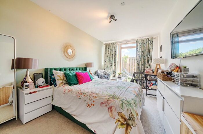 2 Bedroom Flat For Sale In Deepak House, Garratt Lane, London, SW17
