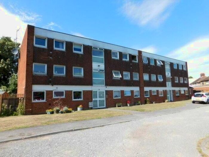 2 Bedroom Flat To Rent In Falling Lane, Yiewsley, UB7